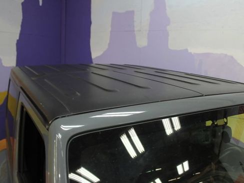 Used 2015 Jeep Wrangler Sahara AWD/4WD image 5