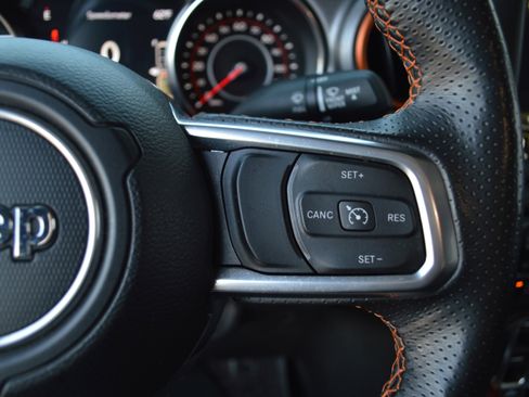 Used 2021 Jeep Gladiator Mojave image 16