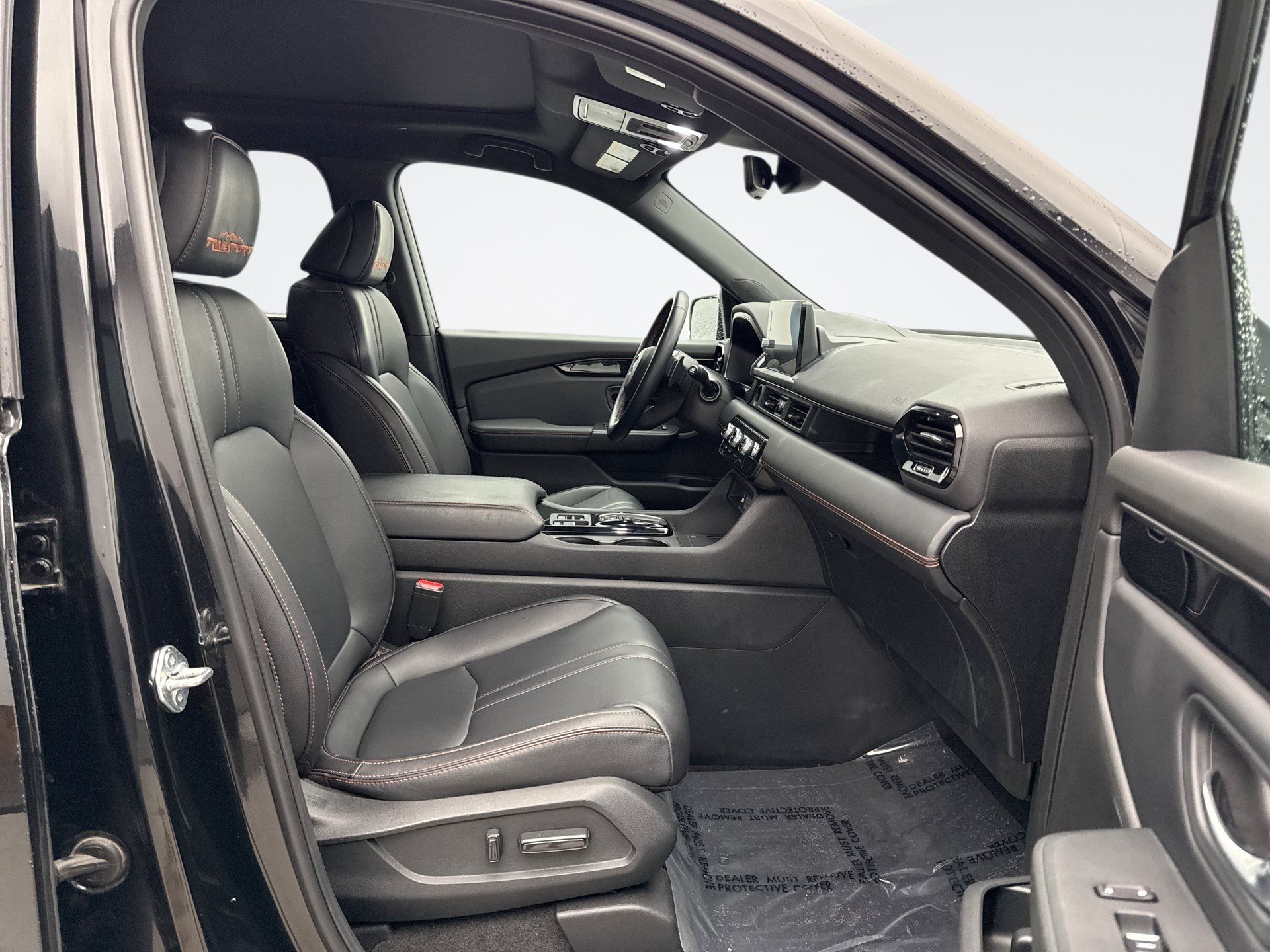 Used 2023 Honda Pilot TrailSport image 9