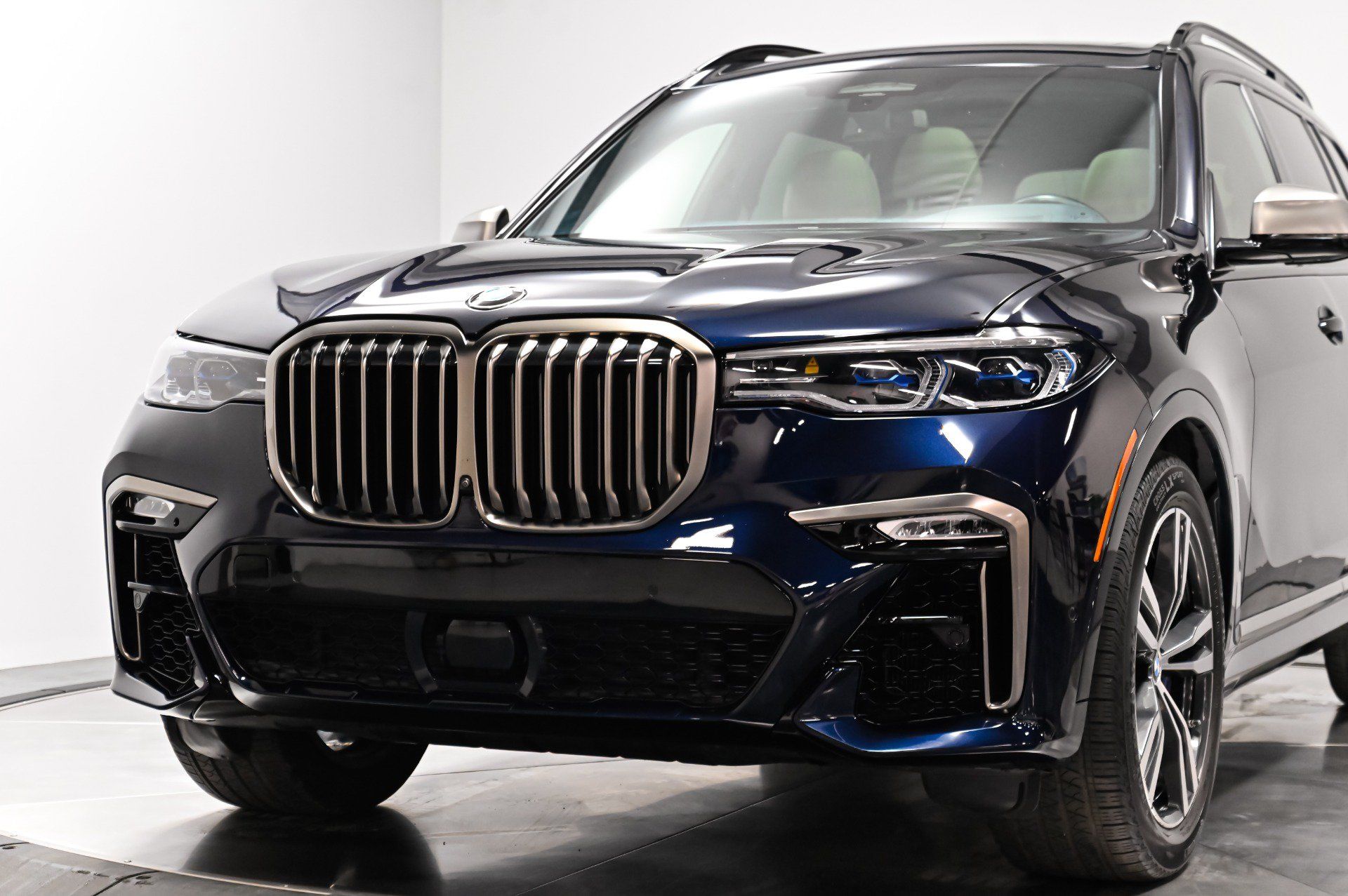 Used 2021 BMW X7 M50i AWD/4WD image 27