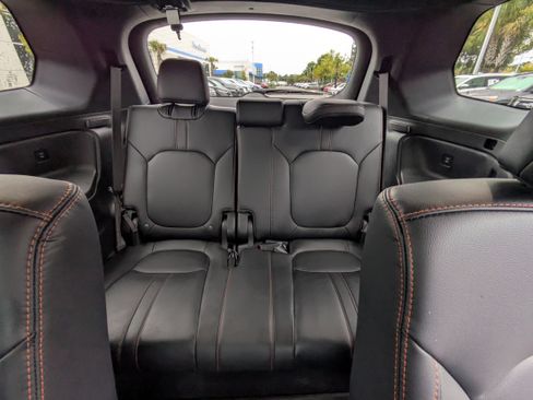 Used 2025 Honda Pilot TrailSport image 19