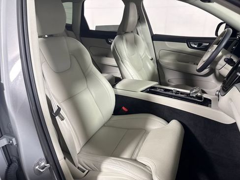 Used 2025 Volvo XC60 B5 Ultra w/ Protection Package Premier AWD/4WD image 14