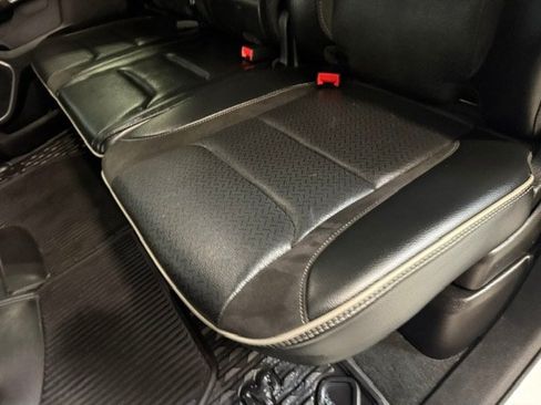 Used 2022 RAM 1500 Laramie AWD/4WD image 35