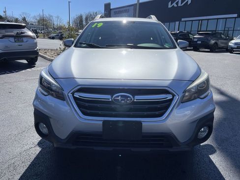 Used 2019 Subaru Outback 2.5i Premium image 2