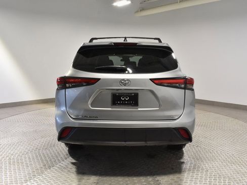 Used 2023 Toyota Highlander LE image 4