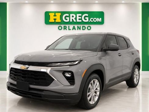 Used 2025 Chevrolet TrailBlazer LS FWD image 4