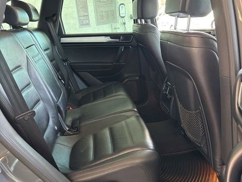 Used 2017 Volkswagen Touareg Wolfsburg Edition AWD/4WD image 7