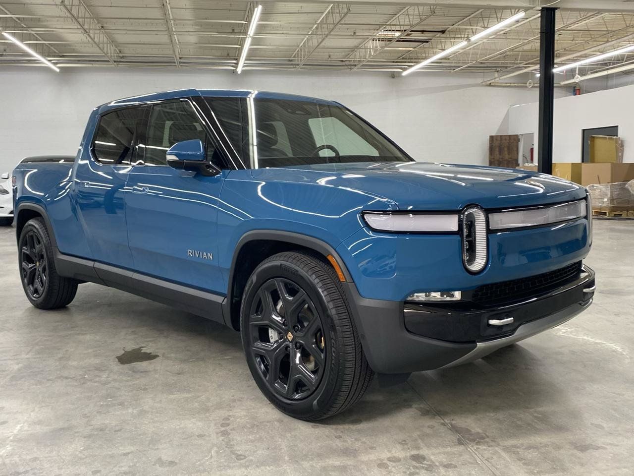 Used 2023 Rivian R1T Adventure Dual AWD/4WD image 5