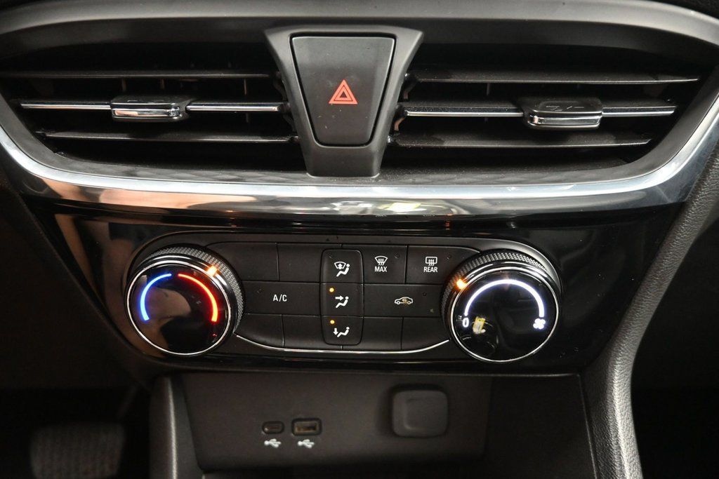 Used 2024 Buick Encore GX Sport Touring FWD image 11
