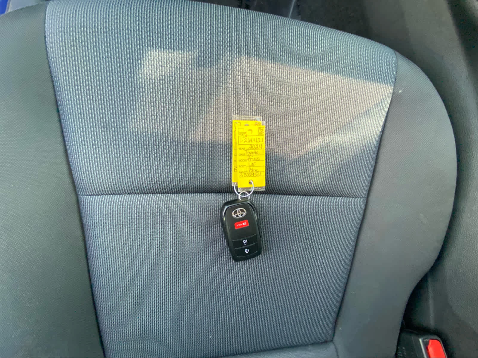 Used 2024 Toyota Prius LE FWD image 32