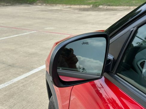 Used 2019 Jeep Compass Trailhawk AWD/4WD image 11