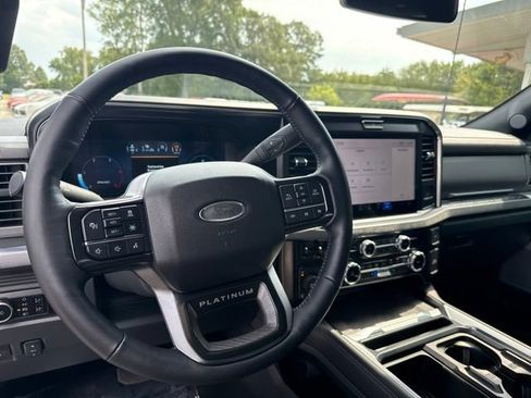Used 2025 Ford F250 Platinum AWD/4WD image 22