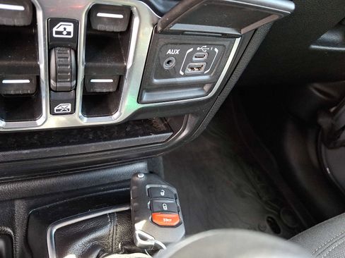 Used 2022 Jeep Wrangler Unlimited Sport AWD/4WD image 21