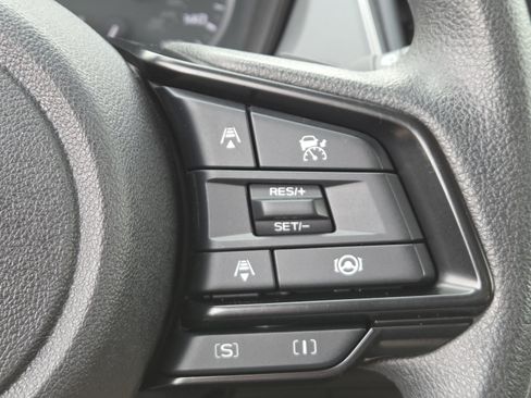 Used 2024 Subaru Crosstrek 2.0i Premium AWD/4WD image 9