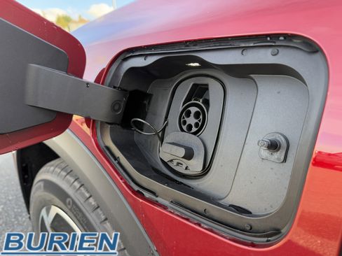 New 2026 Chevrolet Equinox EV LT image 39