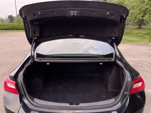 Used 2018 Chevrolet Malibu LT FWD image 24