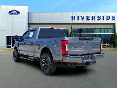 Used 2022 Ford F250 XLT w/ Black Appearance Package AWD/4WD image 5