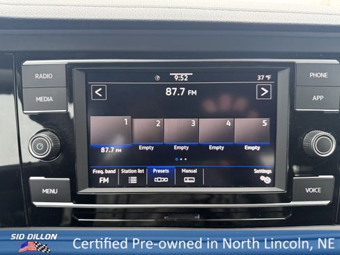 Used 2024 Volkswagen Jetta Sport image 14