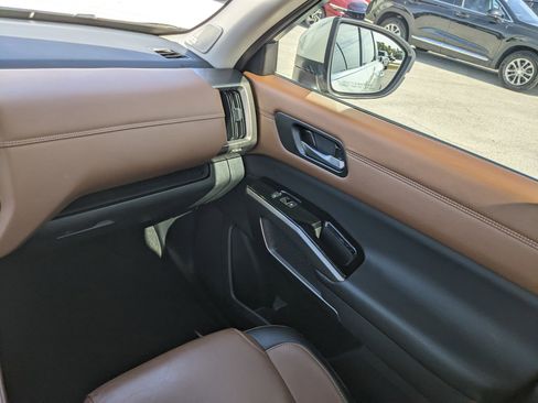 Used 2024 Nissan Pathfinder Platinum w/ Cargo Package image 15