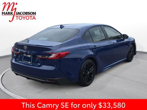 Used 2026 Toyota Camry SE FWD image 9