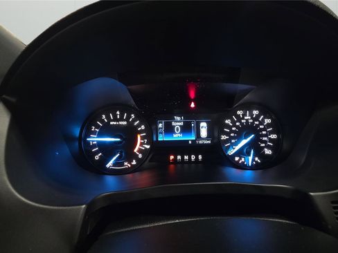 Used 2018 Ford Explorer XLT image 15