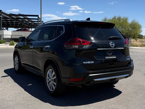 Used 2019 Nissan Rogue SV AWD/4WD image 2