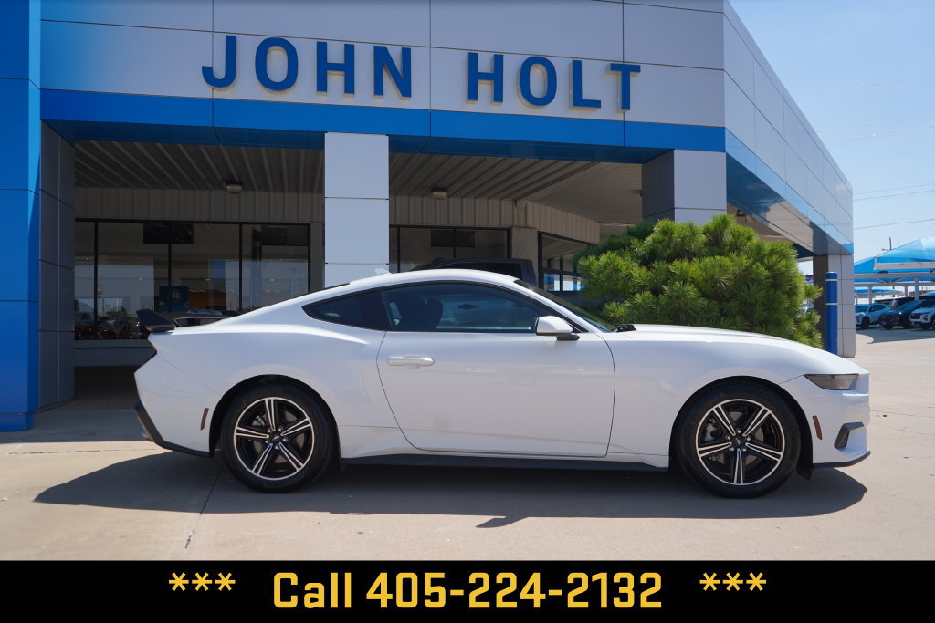 Used 2025 Ford Mustang Coupe RWD image 7
