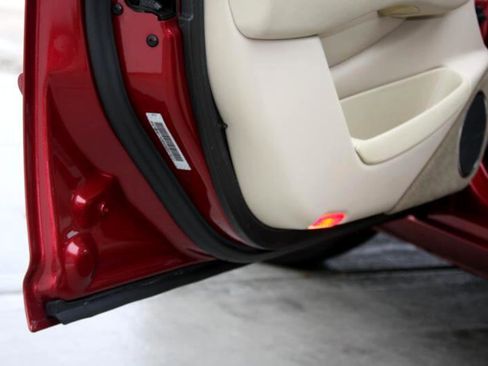 Used 2004 Jaguar XJ8 image 22