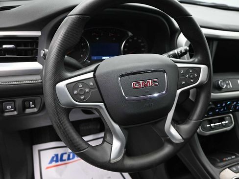 Used 2023 GMC Acadia SLE w/ Driver Convenience Package image 11