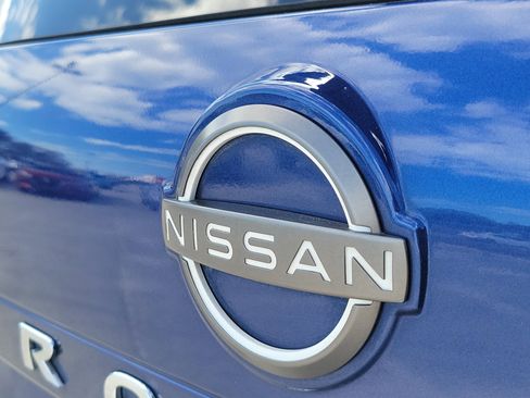 Used 2023 Nissan Rogue SL w/ SL Premium Package FWD image 7