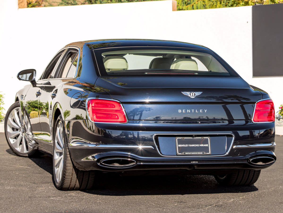 Used 2026 Bentley Flying Spur Azure AWD/4WD image 3