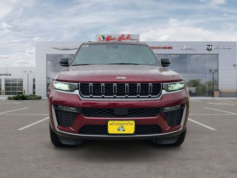 New 2026 Jeep Grand Cherokee L Limited RWD image 8