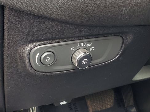 Used 2019 Chevrolet Equinox LT AWD/4WD image 10