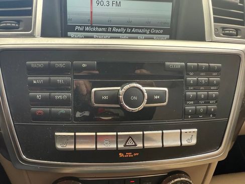 Used 2014 Mercedes-Benz GL 450 4MATIC image 17
