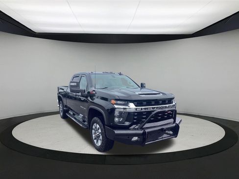 Used 2021 Chevrolet Silverado 2500 LT w/ Convenience Package AWD/4WD image 2