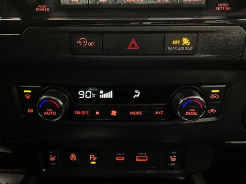 Used 2023 Nissan Frontier SV w/ SV Premium Package image 25