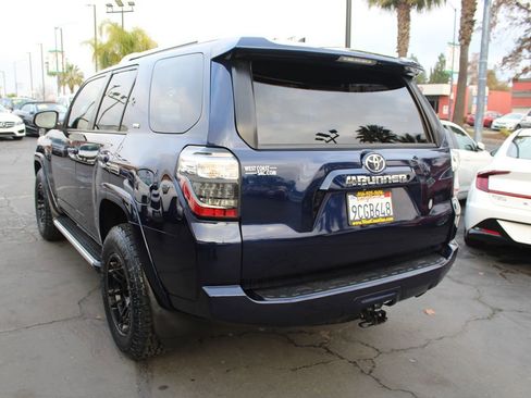 Used 2014 Toyota 4Runner SR5 image 5