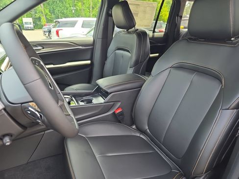 New 2026 Jeep Grand Cherokee Limited AWD/4WD image 15