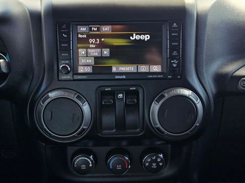 Used 2017 Jeep Wrangler Sport w/ Quick Order Package 24S AWD/4WD image 24