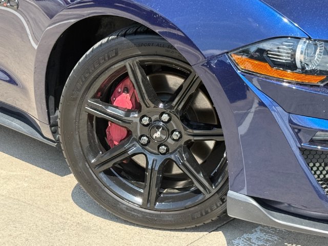 Used 2018 Ford Mustang GT w/ Black Accent Pkg RWD image 2