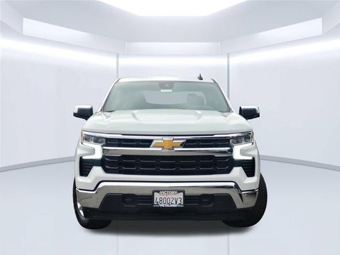 Used 2022 Chevrolet Silverado 1500 LT AWD/4WD image 3