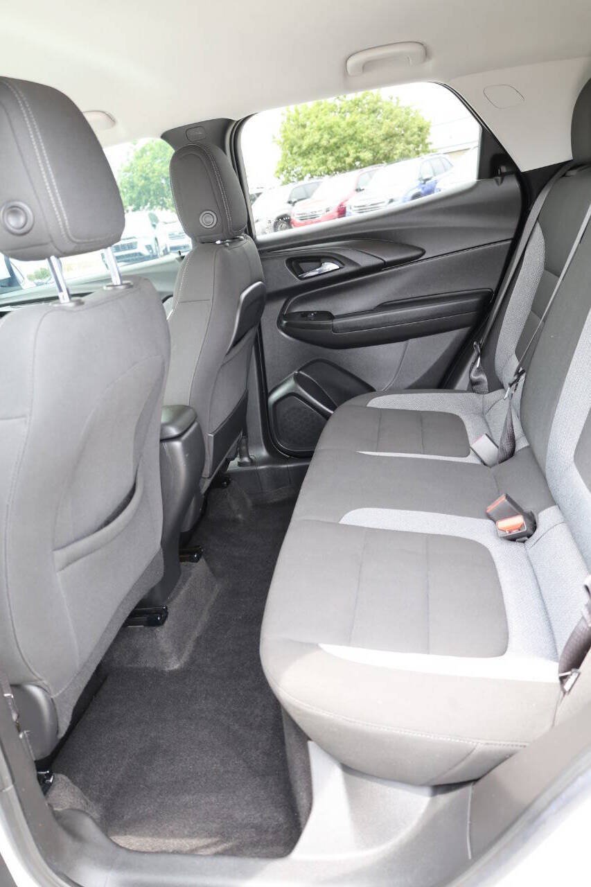 Used 2023 Chevrolet TrailBlazer LT FWD image 17