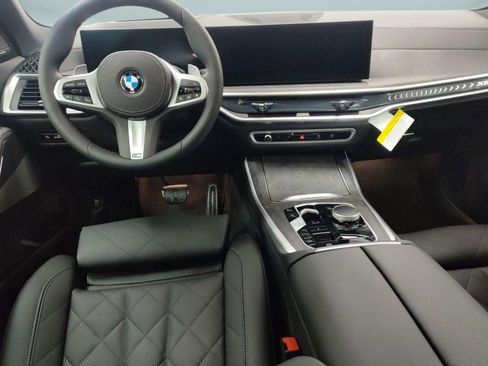 Used 2026 BMW X5 xDrive40i w/ M Sport Package AWD/4WD image 27
