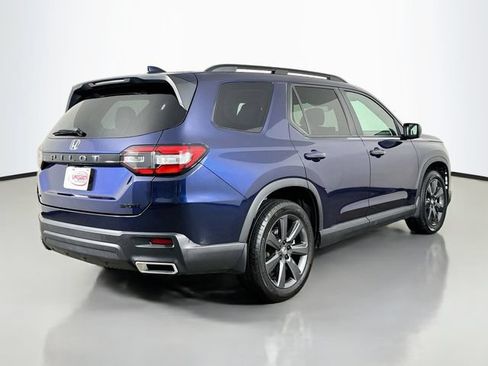 Used 2025 Honda Pilot Sport image 19