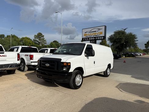 Used 2014 Ford E-150 and Econoline 150 RWD image 3