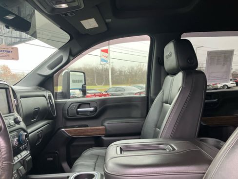 Used 2022 Chevrolet Silverado 3500 High Country w/ Z71 Off-Road Package image 10