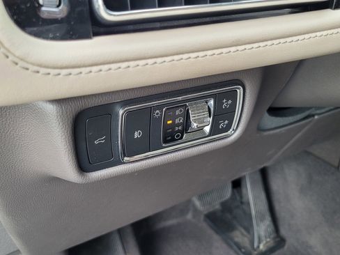 Used 2023 Lincoln Aviator Reserve w/ Equipment Group 201A image 18