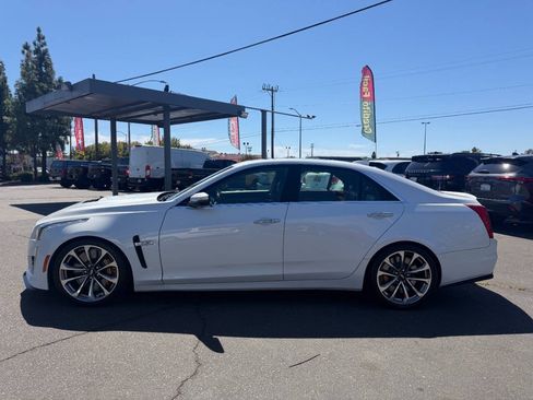 Used 2016 Cadillac CTS V w/ Luxury Package RWD image 9