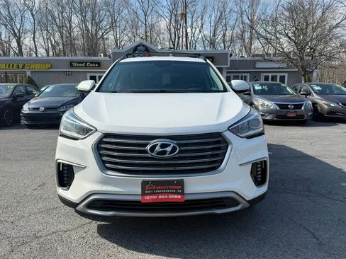 Used 2017 Hyundai Santa Fe SE image 2