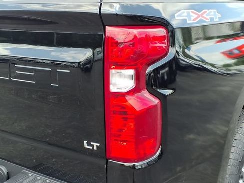 Used 2024 Chevrolet Silverado 1500 LT AWD/4WD image 10